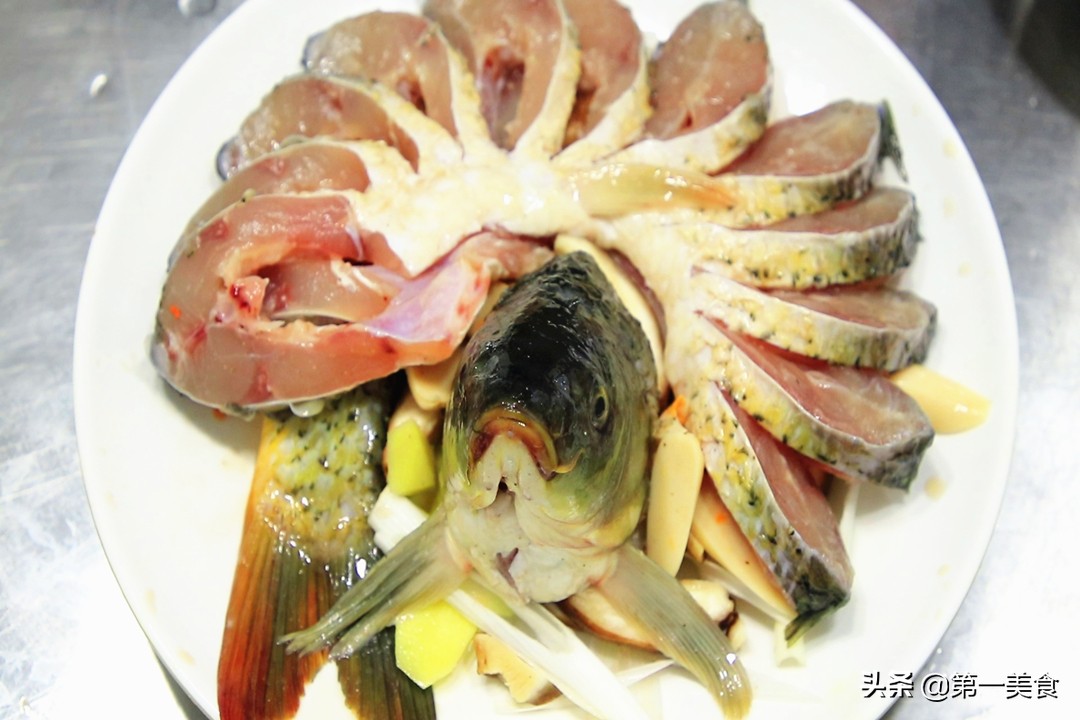 这鱼，以前价格高过牛羊肉，现在7块一斤买家少，蒸一蒸滑嫩滋补