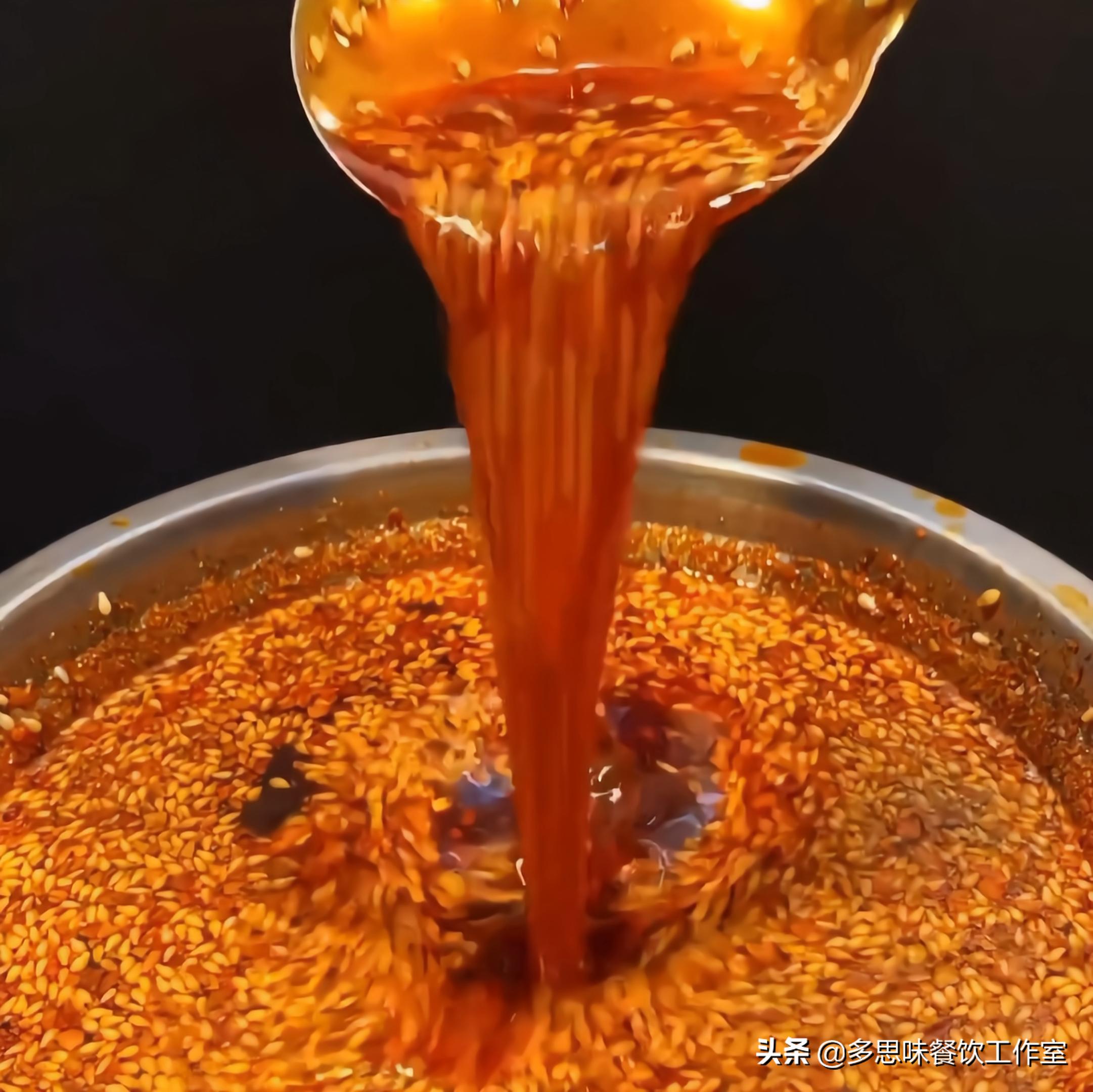 红油辣椒油怎么做才能又香又红,如何制作辣椒油又香又辣红油