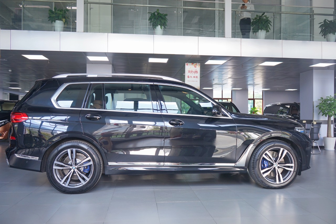 为什么同样的车型都不同配置,为什么同样配置的车比4s店优惠高