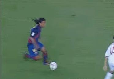 足球精灵罗纳尔迪尼奥剪辑,罗纳尔迪尼奥的足球视频