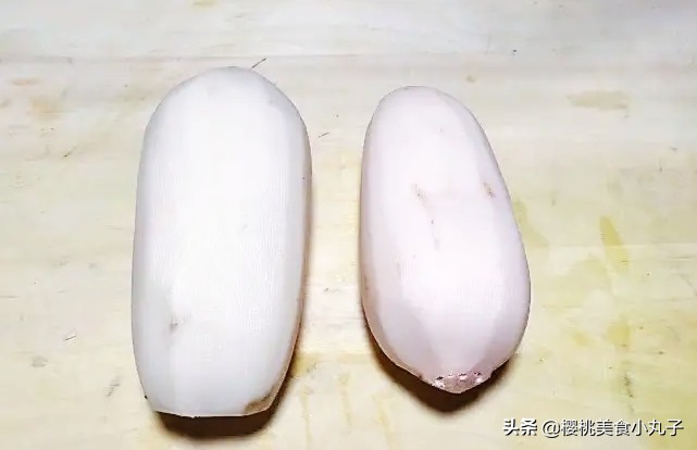 莲藕熬汤怎样不让莲藕变黑,莲藕排骨汤怎么让莲藕不变黑