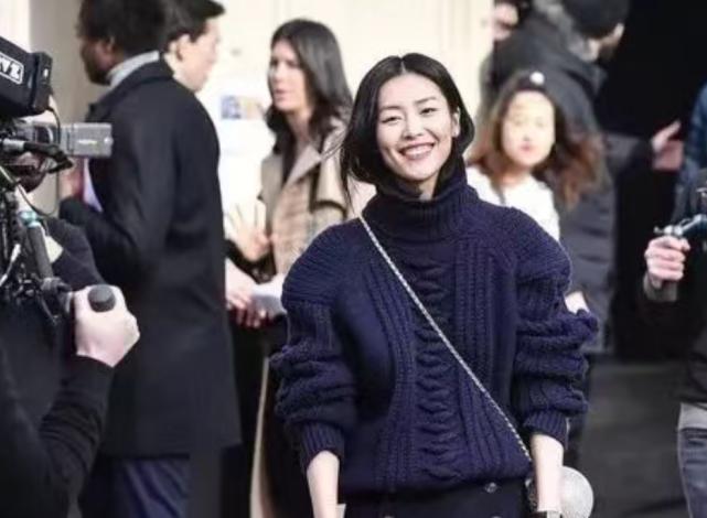 路人眼中的刘雯丑吗,刘雯年轻的照片曝光