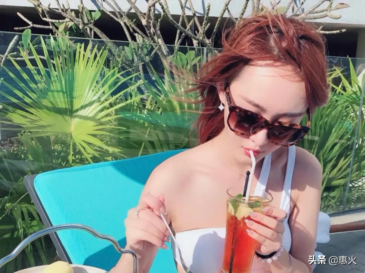 蹇墜濂充富鎾湀鏀跺叆鐧句竾,蹇墜缇庡コ鐩存挱鏀跺叆