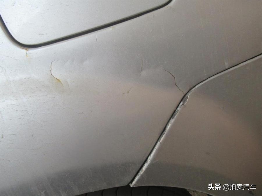 「第一次拍卖」鲁VGB377号起亚牌小型轿车一辆