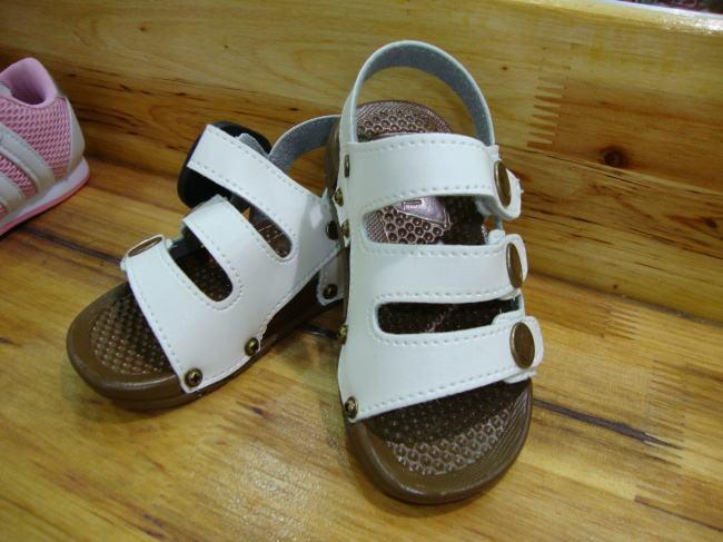 夏天脚臭怎样去味不用买东西,夏天脚臭怎么治最简单有效的方法