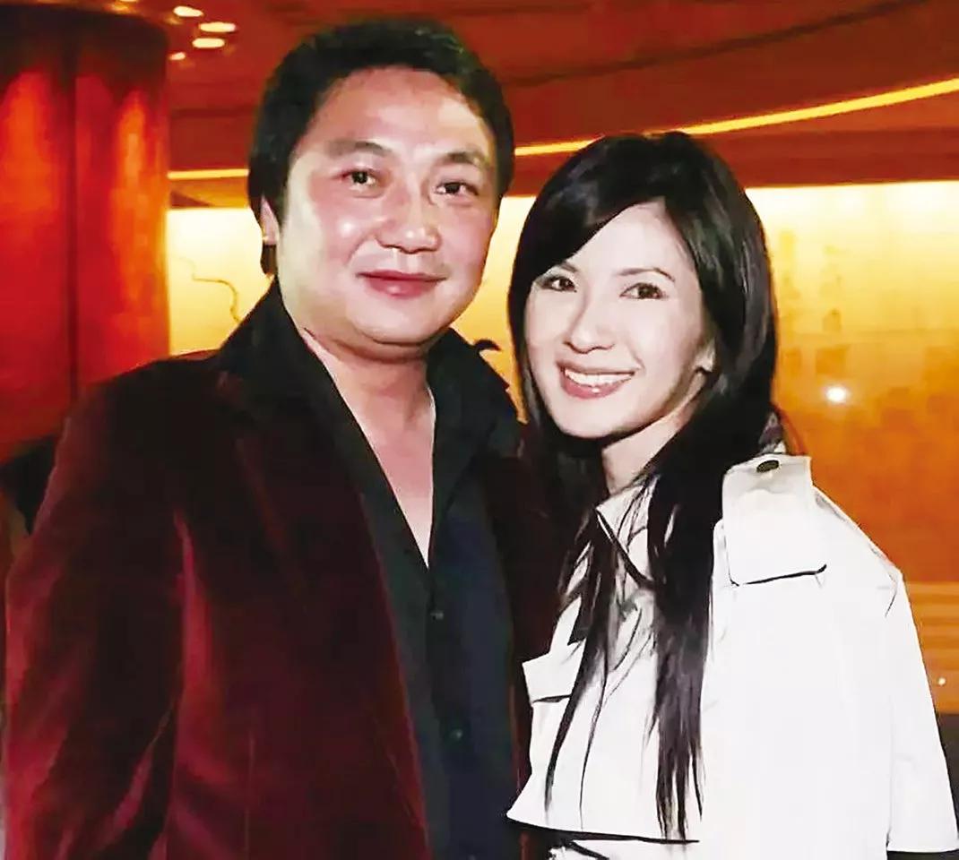 嫁给富豪的柜姐,嫁给富豪的柜员空姐