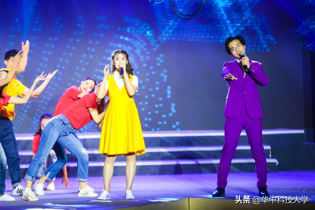 燃爆了！华中科技大学用“宇宙最强音”为祖国打CALL