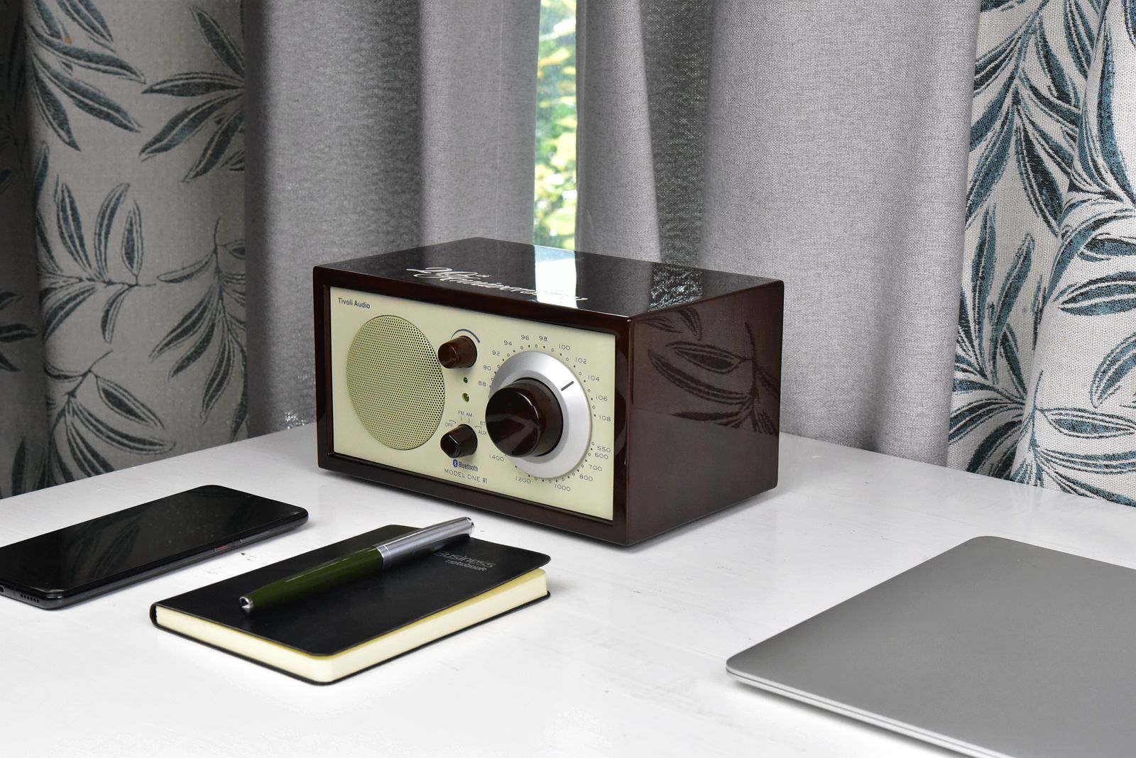 把小众的收音机做成高大上的艺术品，有一种气质叫做流金岁月