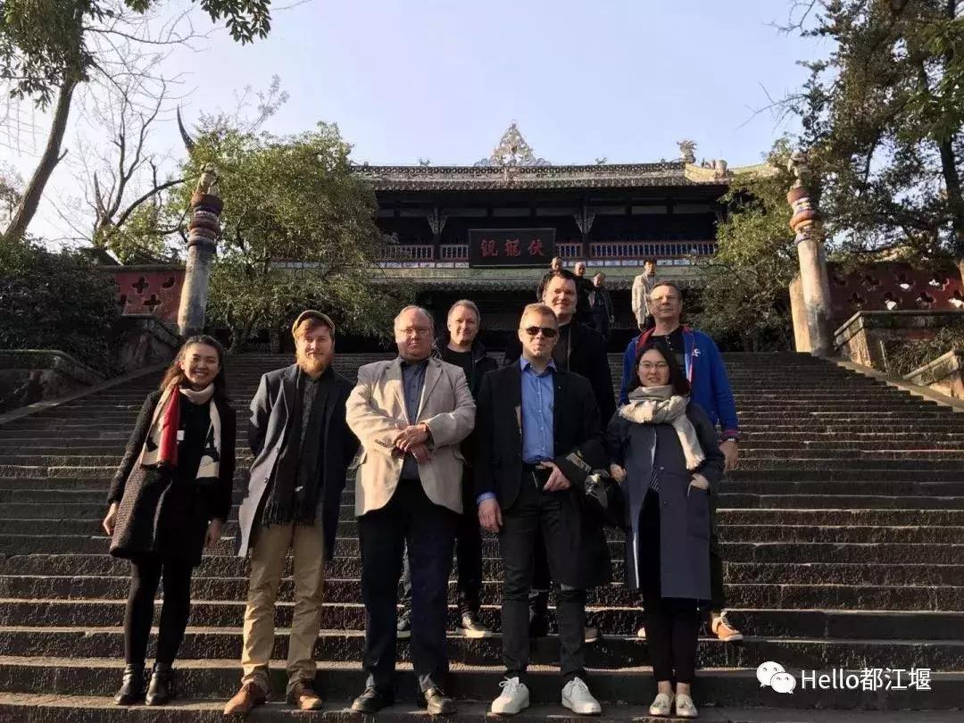 都江堰中华大熊猫苑熊猫宝宝,大熊猫金宝宝和华豹