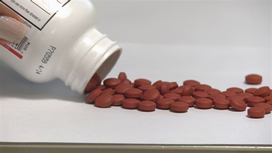 中年女性补钙是药补好还是食补好,60岁食用什么补钙