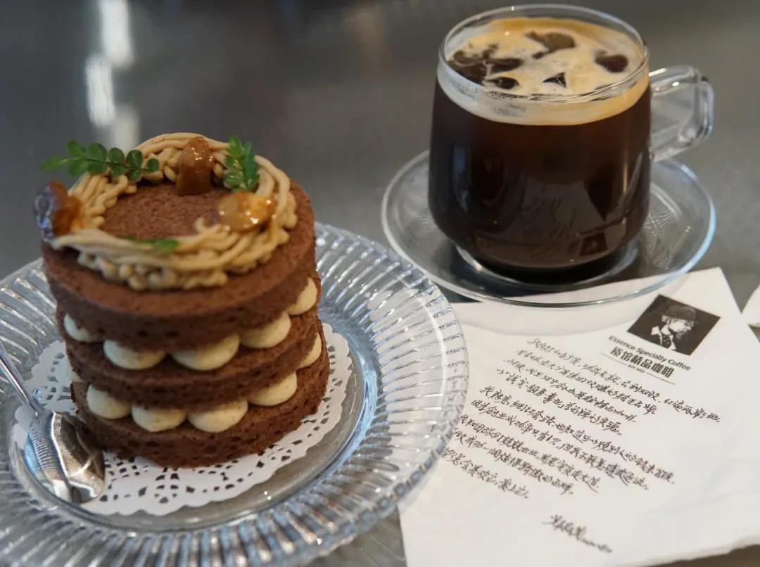 在县城开咖啡店,“不卖凉皮是我最后的倔强”