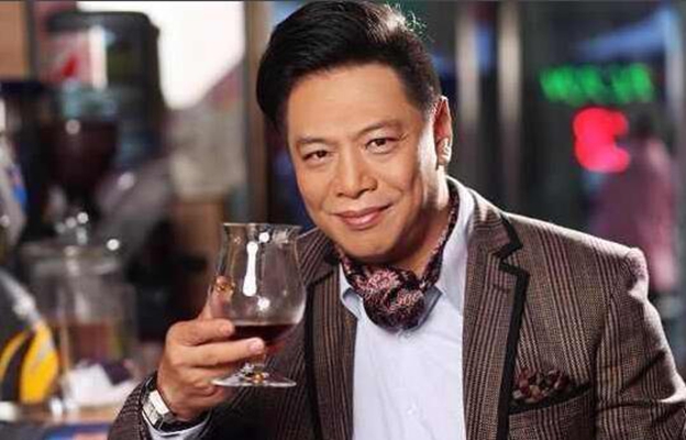 五十八岁的周星驰,58岁周星驰罕见亮相