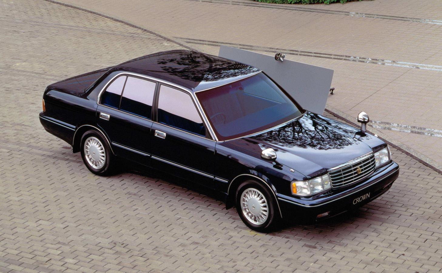 车龄超过十年的皇冠还值得购买吗,老车不死