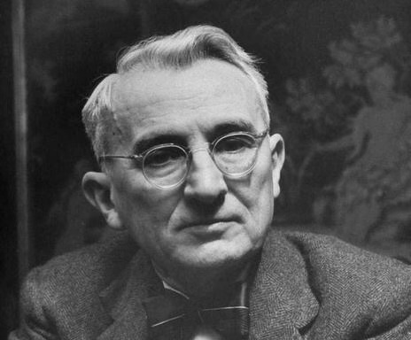 所谓的高情商不过是多为别人着想,所谓的高情商不过是虚伪罢了