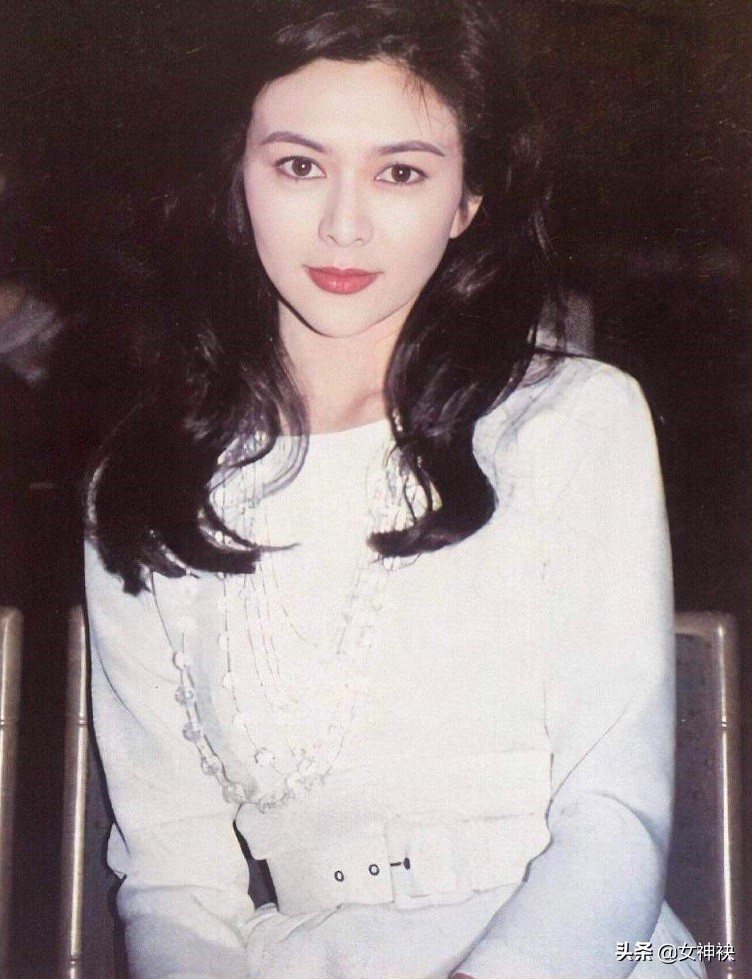 香港女明星关之琳美艳绝伦,香港女星颜值巅峰关之琳