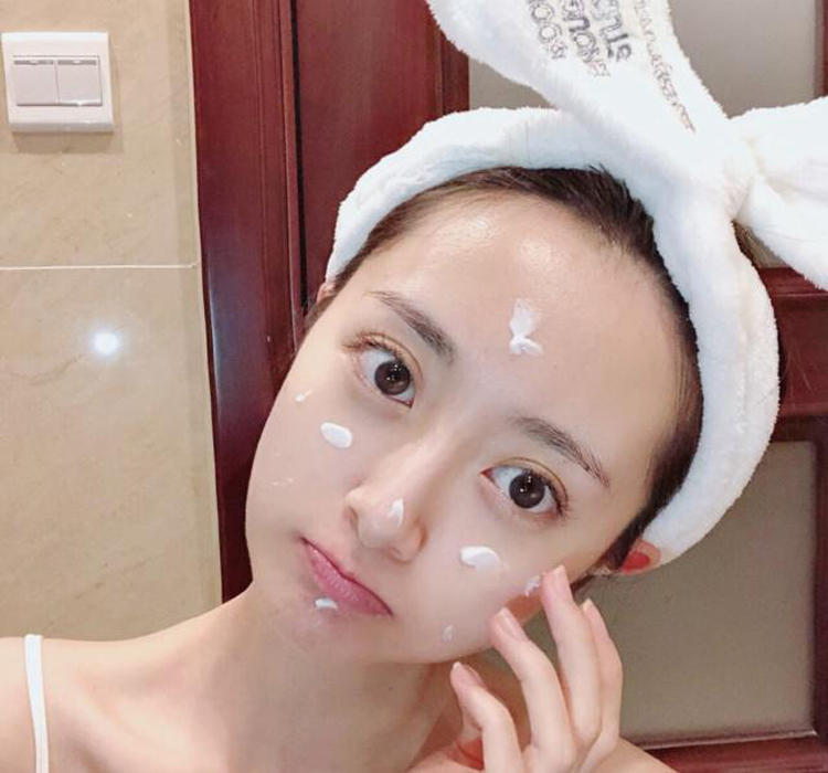 女生身体乳涂哪些部位,女人涂口红男人涂什么