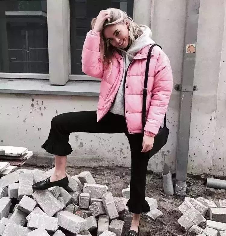 卫衣羽绒服最保暖时髦的冬季搭配,羽绒服卫衣简直时髦