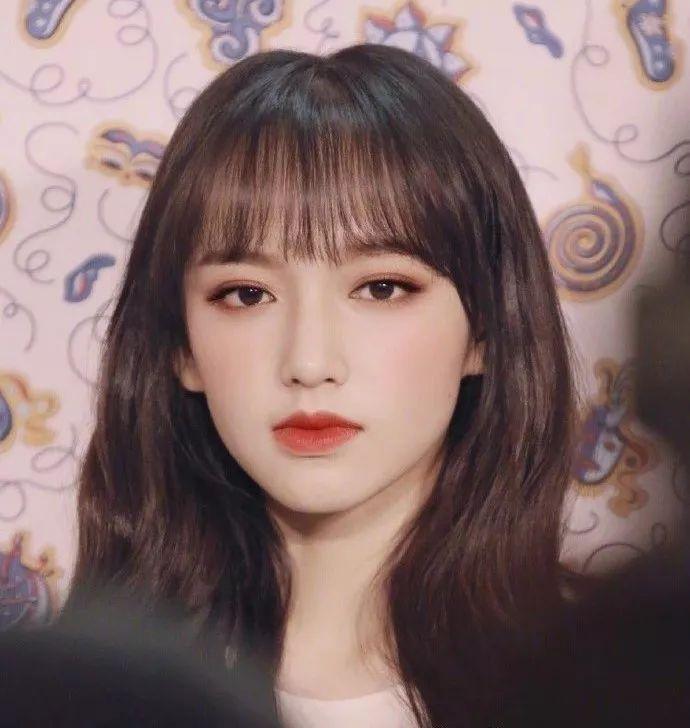 程潇白色珠光绸,程潇的美颜秘诀