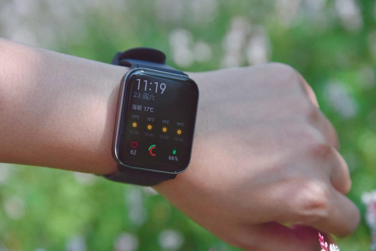 黑加两年后回归小米生态链，399元开启众筹，这手表亮了