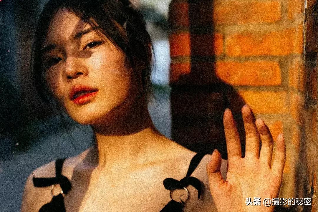 手把手教你拍照表情不自然,四招教你轻松学会拍照精髓