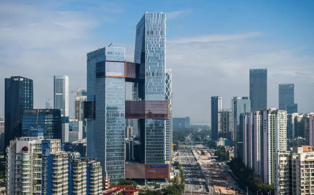 四十年后天堂向右深圳向左,天堂往左深圳往右简介