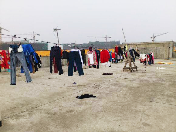 晒衣服一定要拧干吗,晒衣服一定要阳光直射吗