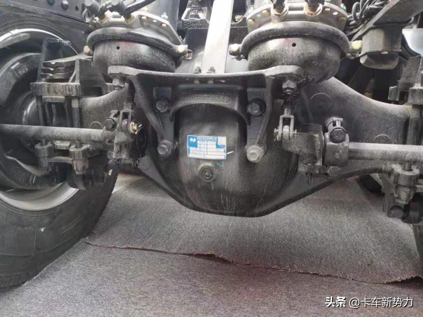 谁是重卡之王,陕汽德龙x5000490马力自动挡介绍