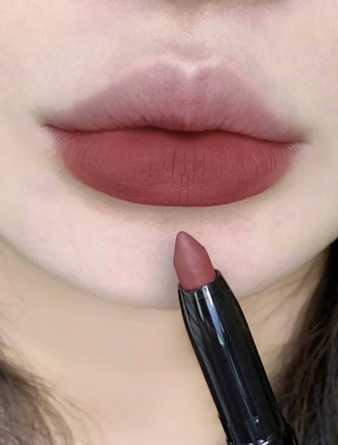 又显白又好看的口红色号,比较润且显白的口红