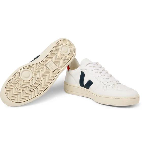 开车不可穿什么鞋,开车穿的小白鞋网布