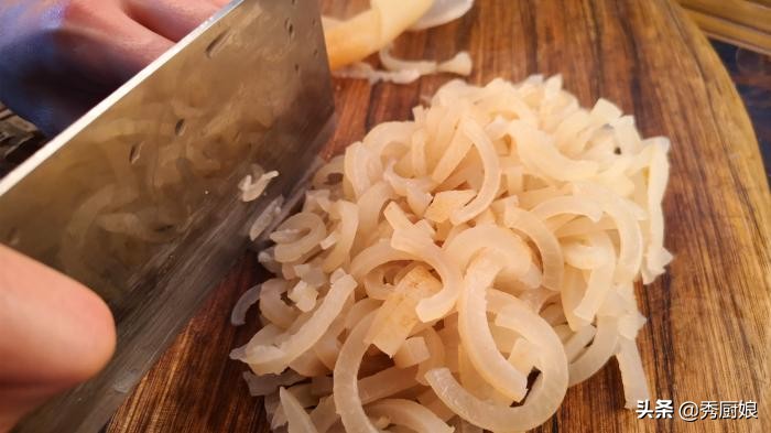 做猪皮冻时候锅干了怎么补救,做猪皮冻焯水几分钟