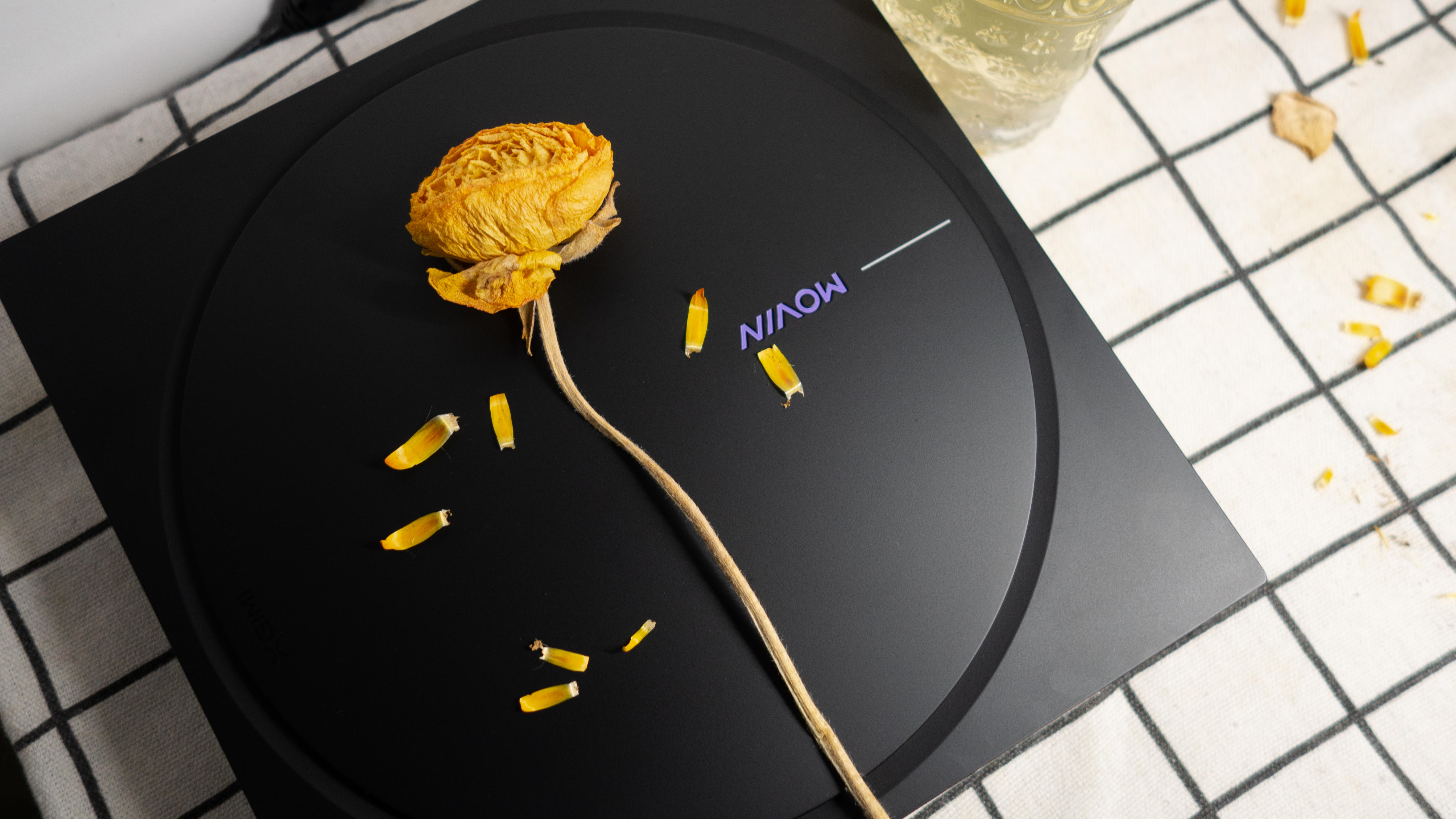 Z世代的潮酷利器，Movin01X重新定义娱乐“轻投影”