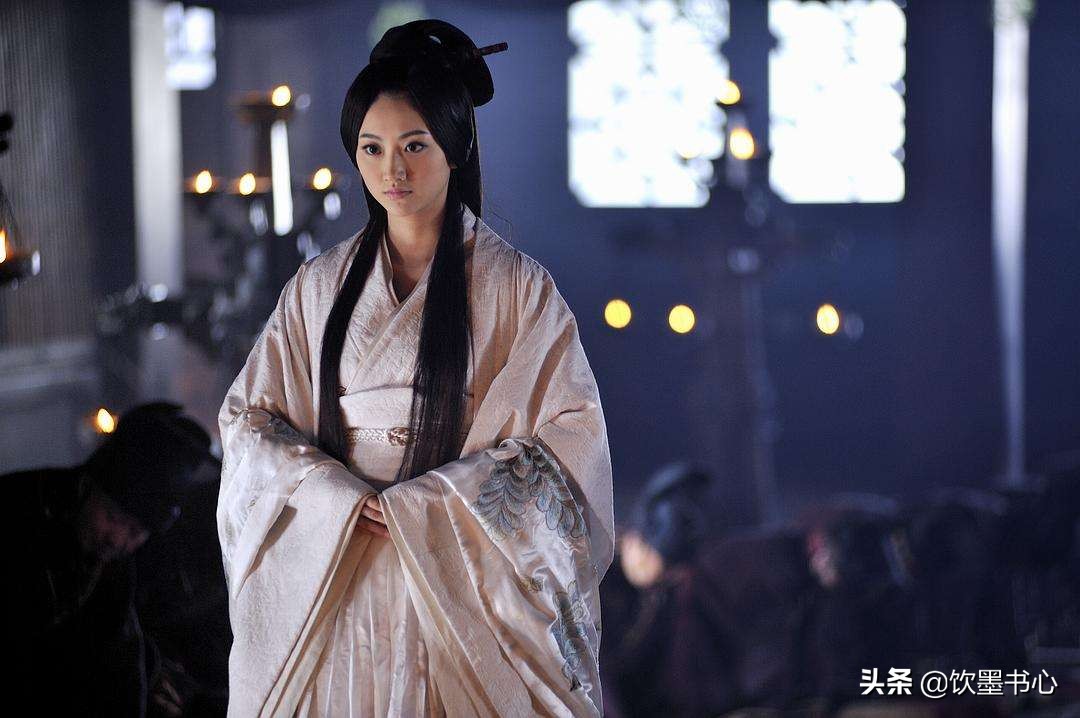 诗中饰·裲裆丨比美国超人早2000多年的“内衣外穿”