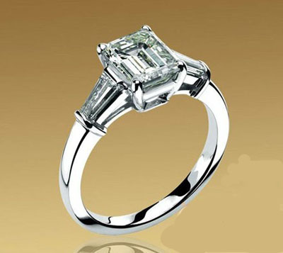 一生中可以买几个钻戒给女朋友,给自己买一个喜欢的钻戒