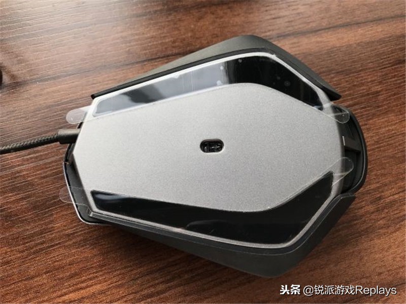 alienware外星人背部灯光,外星人全家桶颜值