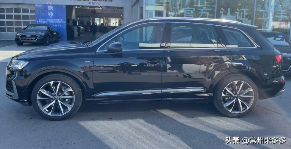 全新奥迪q7七座3.0t详细解说,奥迪q73.0t和奔驰v260l2.0t怎么选