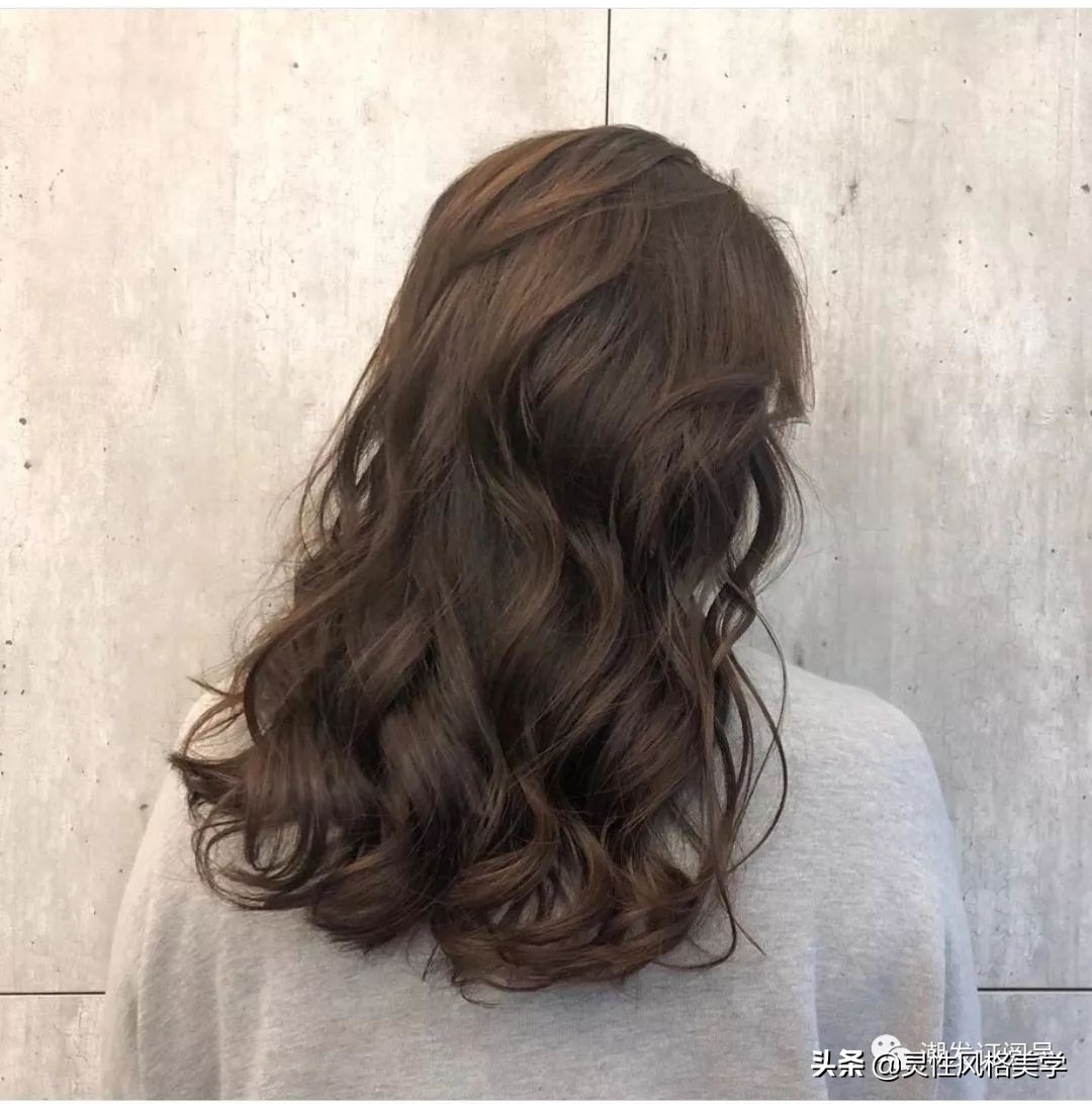中长发发型微微卷半头烫大波浪,半头卷大波浪烫发排列教程