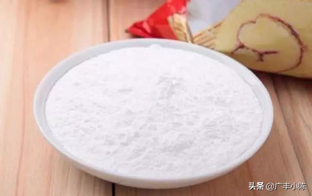 皮肤不管抹什么都不好,用小苏打粉做面膜能祛斑吗