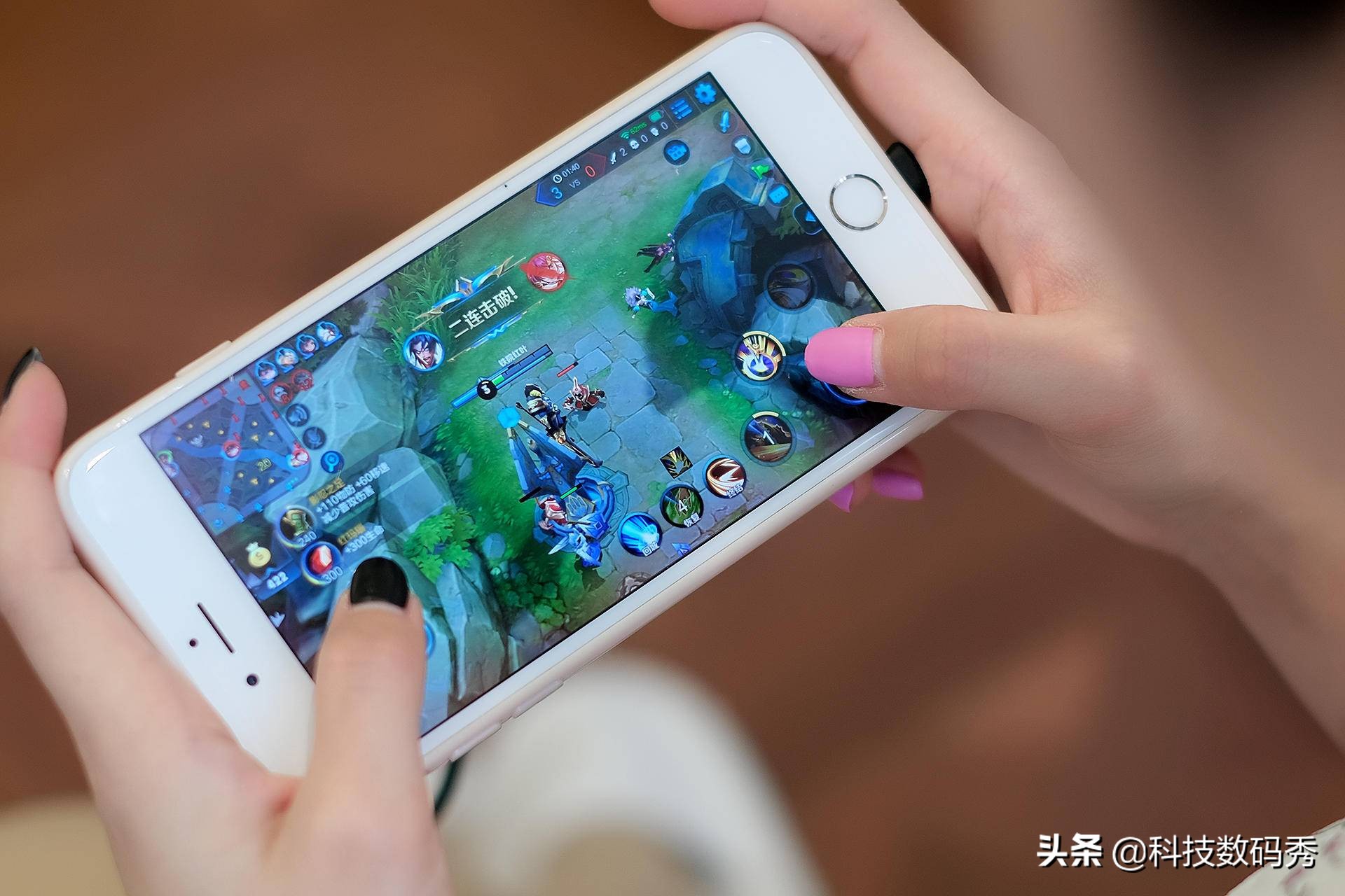 边充电边玩游戏电越来越少,边充电边玩游戏的ipad充电线