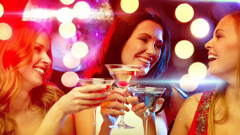 一喝酒就上脸是酒精过敏吗,怎么判断是喝酒上脸还是酒量不好