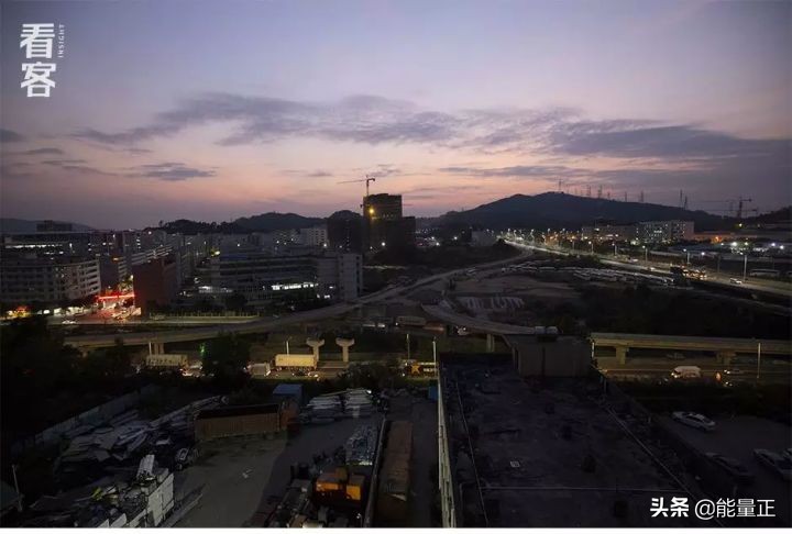 为了逃离包办婚姻，她们前往深圳打工赎身