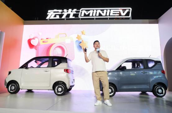 五菱宏光miniev马卡龙新色,五菱宏光miniev马卡龙黄色现车