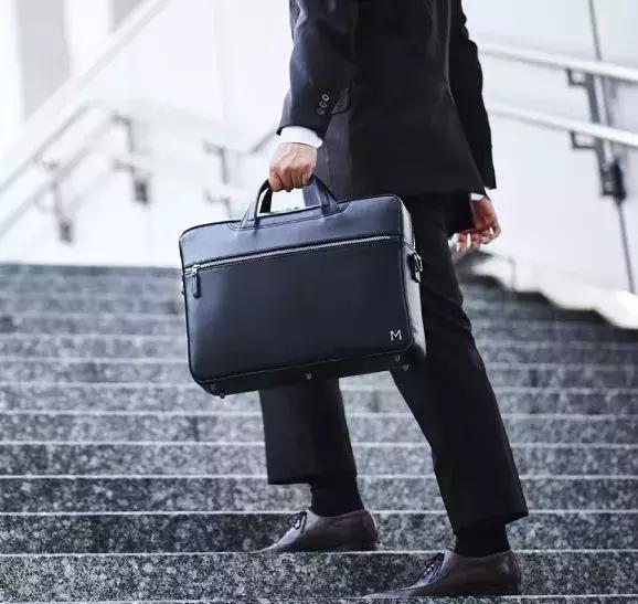 真皮水桶包小众包包品牌推荐,真皮小众包包品牌推荐秋冬