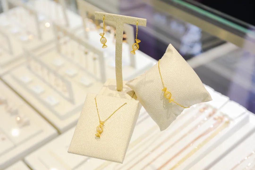 不看血亏！5.9折的克拉钻、买正装送正装的YSL，成都就这儿有