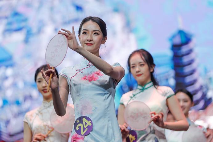 世界旅游小姐大赛泳装秀,旅游小姐大赛泳装秀冠军