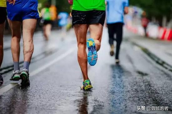 步频180真的是跑步的黄金标准吗,180步频跑步是有氧还是无氧