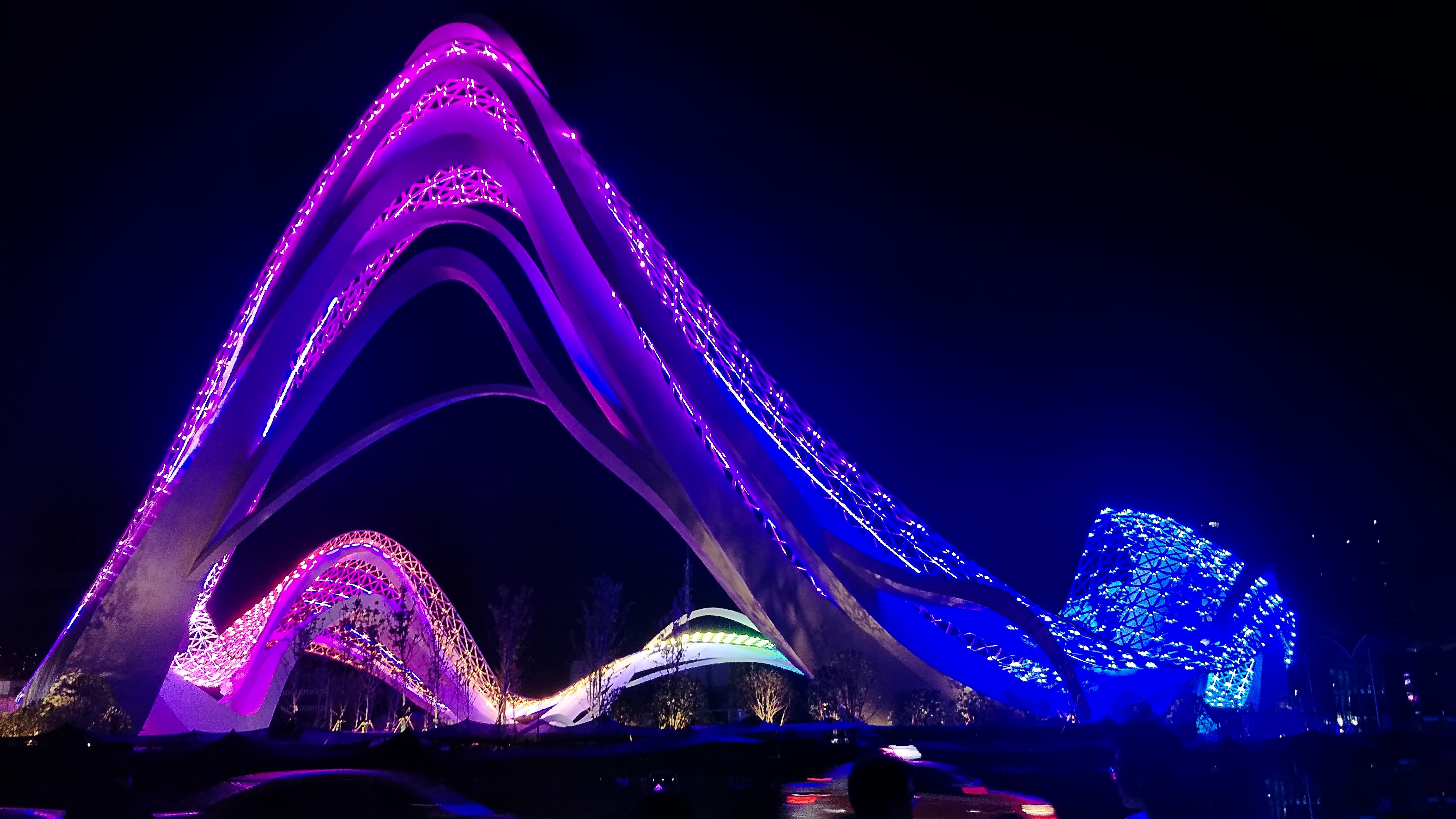 亚洲最大地下交通枢纽综合体,亚洲最大地下综合体城市