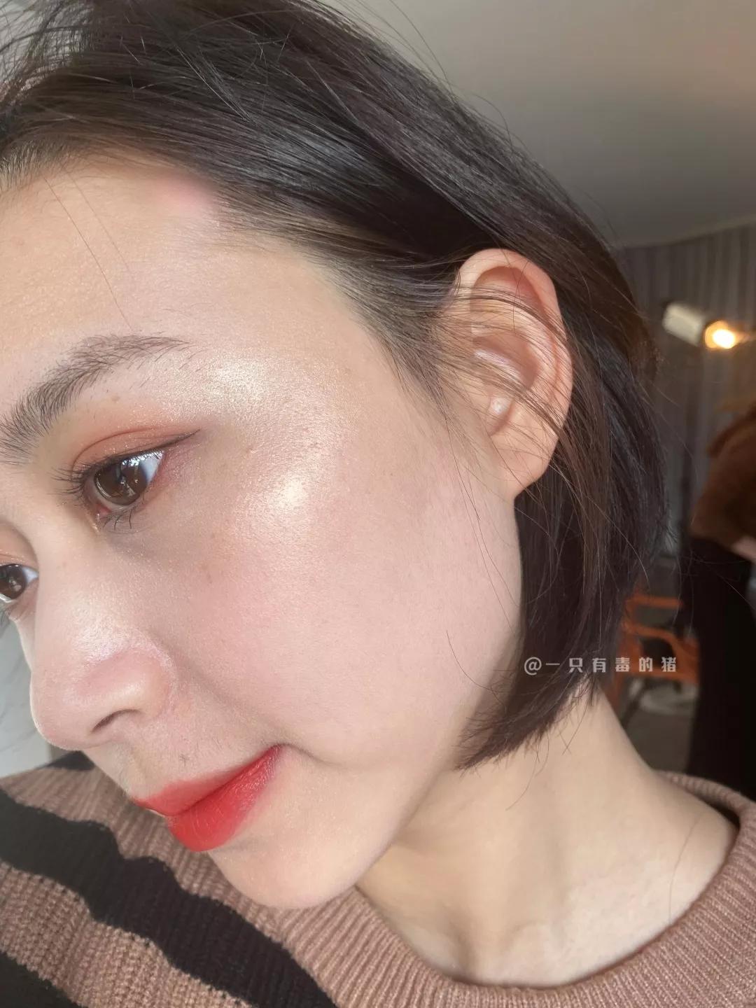 黄皮彩妆推荐一套还是二套,适合黄皮的大牌彩妆推荐眼影