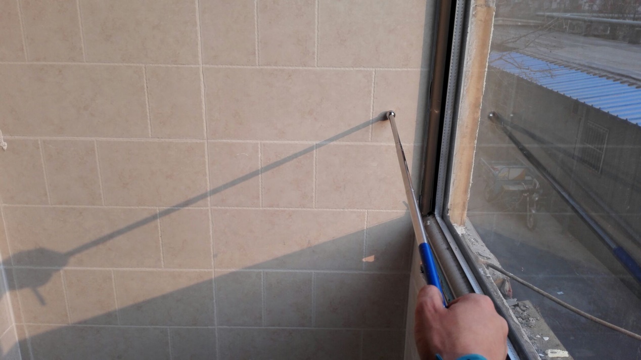 怎么判断瓷砖铺贴好坏,如何判断瓷砖好坏的视频