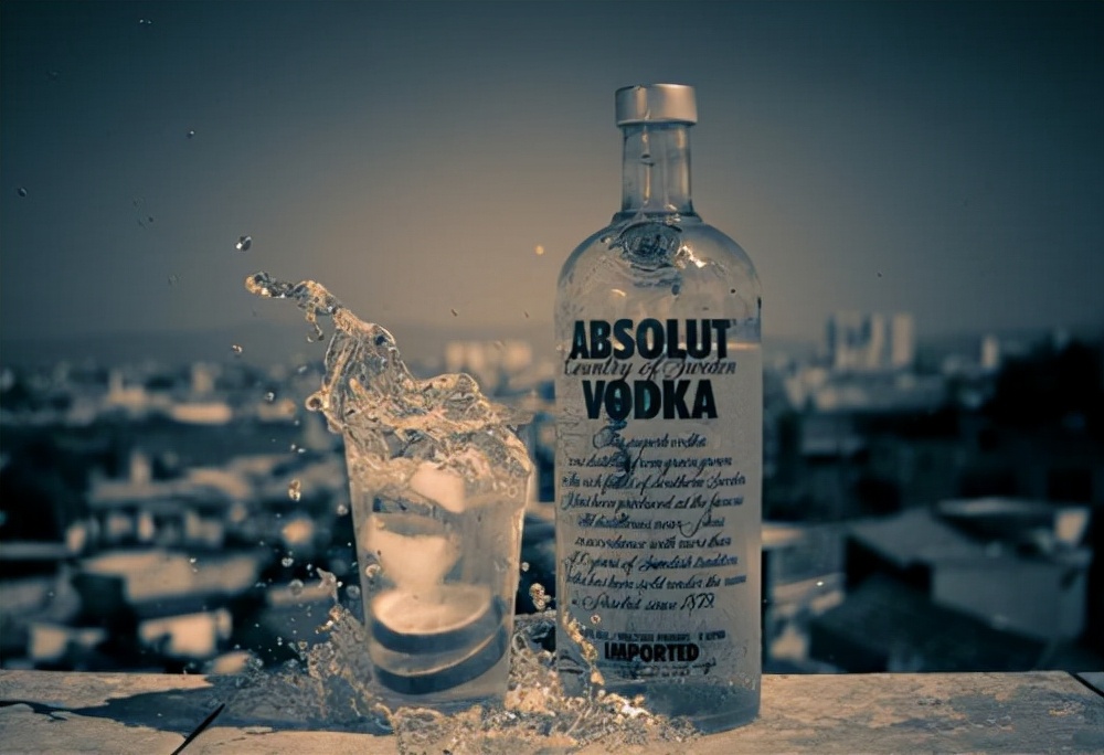 同为烈性酒为何伏特加出口全球,为什么伏特加和威士忌那么便宜