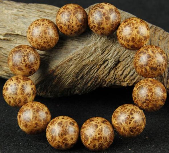 文玩金刚菩提手串保养,蜜蜡手串佩戴和保养方法